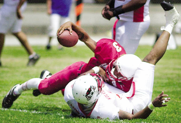 David Gittens (3) stretches over the goalline for the
Barnstormers’ second touchdown of the game Saturday. Gittens played
a big role in Central Coast’s playoff win. Central Coast advanced
to the AFC conference championships this Saturday in Benicia
agains