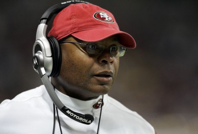 Singletary won't say if Martz will return to 49ers 