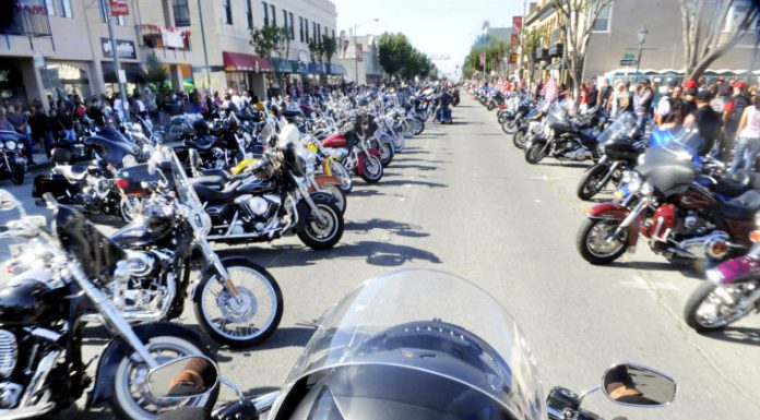 Residents laud Hollister Rally manager at council meeting