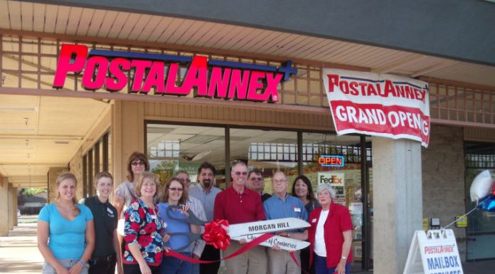 Postal Annex celebrates grand opening