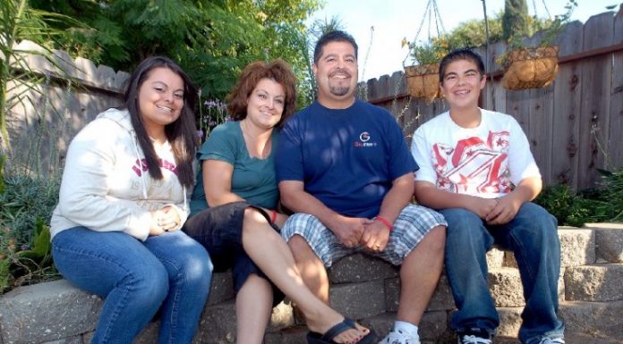 Lenny Alvarez stays the course