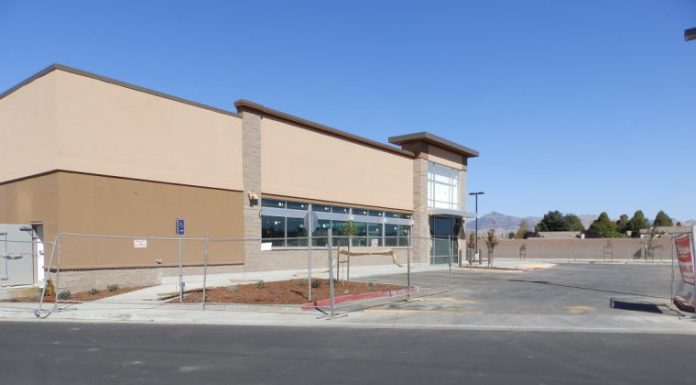 Buzz: Walgreens expects to open around mid-November