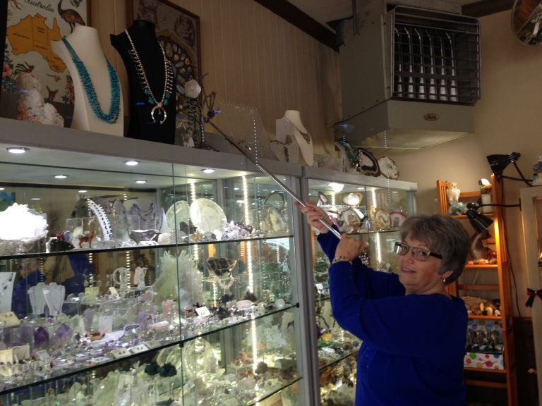 After earthquakes, business as usual near fault line