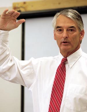 Prep roundup: Anzar hosts alumni game