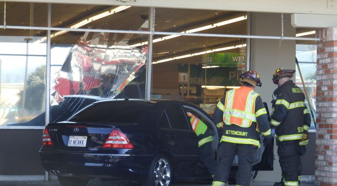Car crashes through front of Rite Aid in Hollister