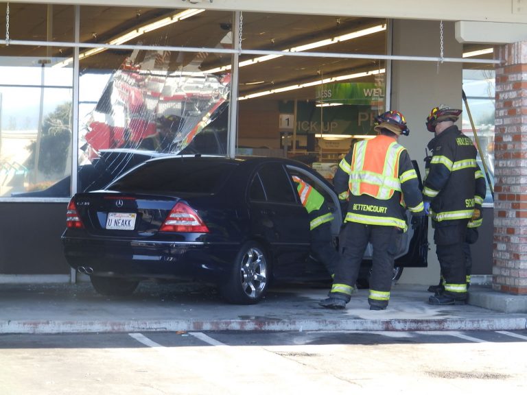 Car crashes through front of Rite Aid in Hollister