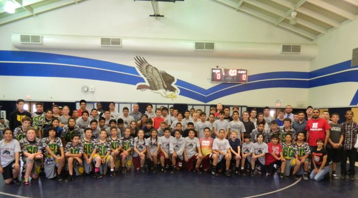 Wrestling: Hollister Middle Schools gather for tourney