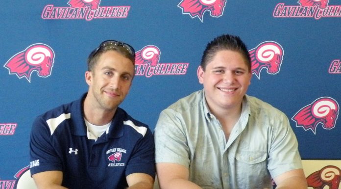 College Football: Donovan moves on to the next level