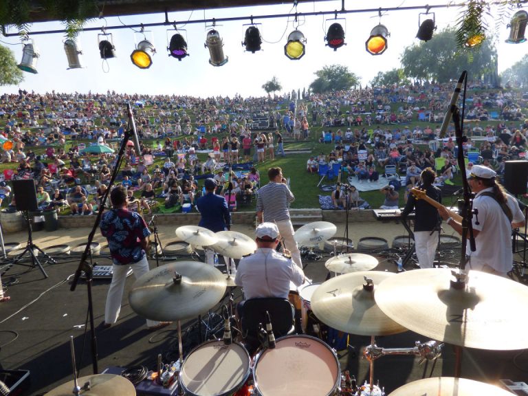 Music in their vines at Guerra concerts