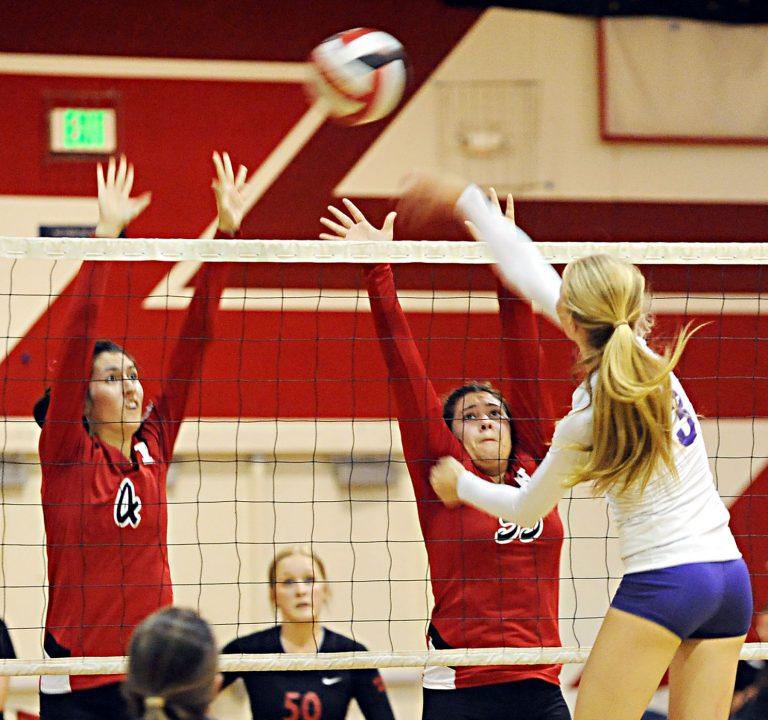Volleyball: Balers remain perfect in league