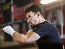 Boxing: “The Ghost” appears in Hollister