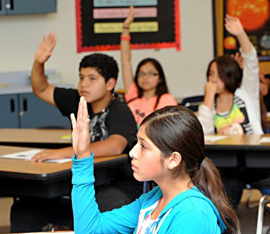 Police rule threat at Maze school had no credibility