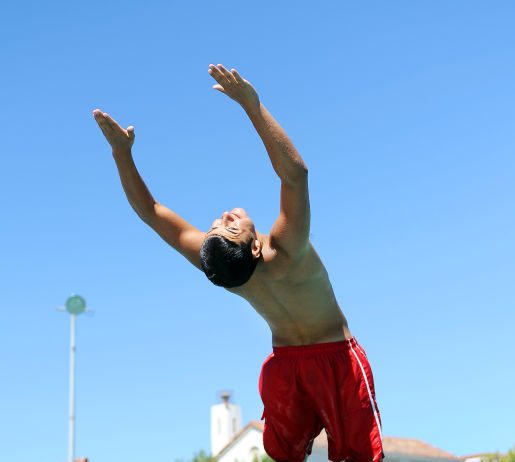 Community Board: Local pool talks sink