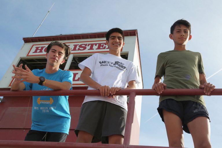 Cross Country: Trio push one another