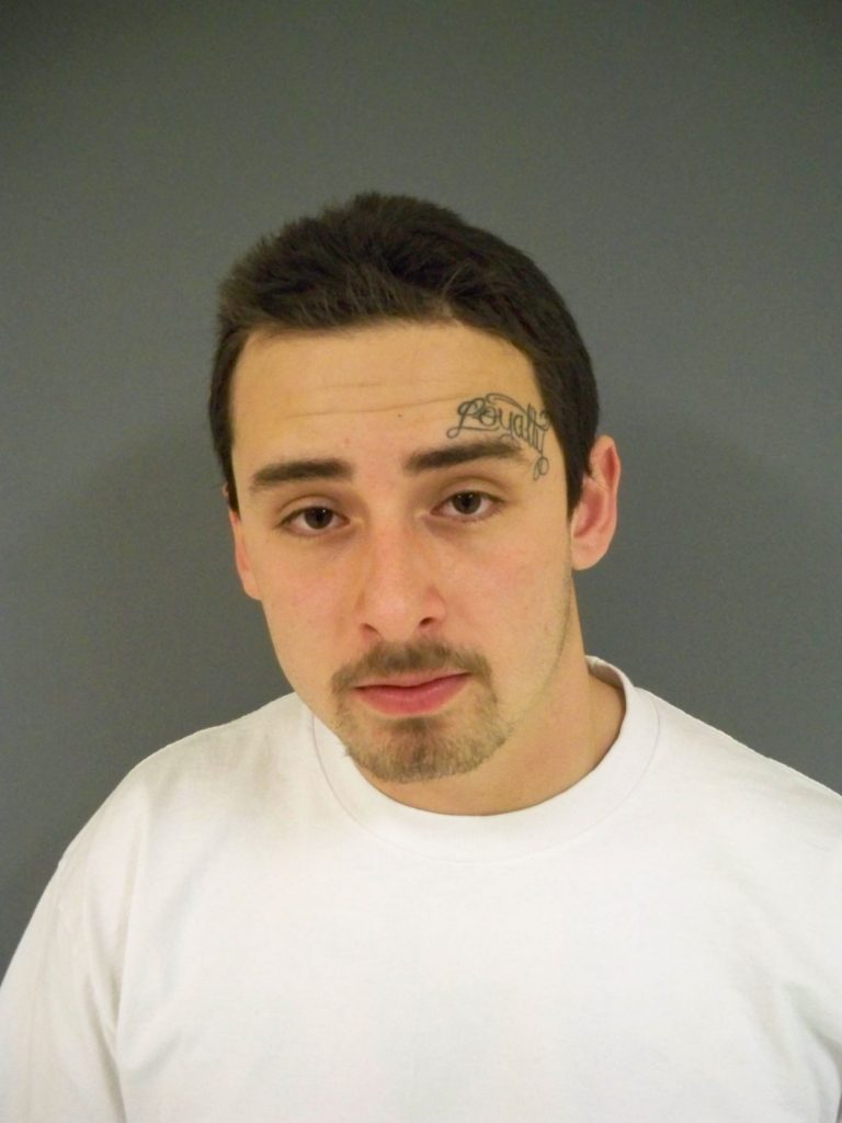 Police arrest burglary suspect after call by resident