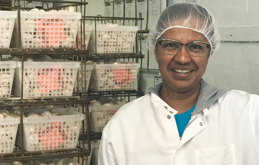 Mushroom factory weigh in Maria Lopez