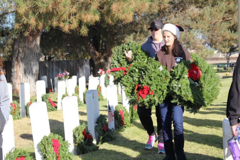 Hollister hosts Wreaths across America