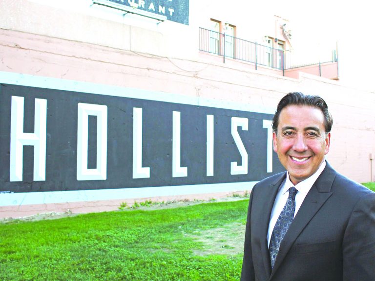 Mayor goes solo v. 400-block