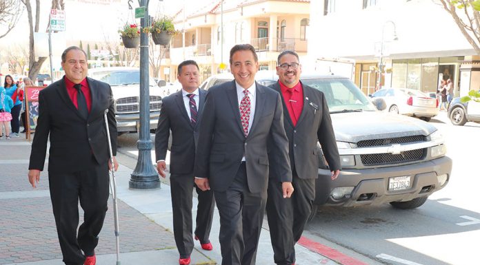 Politicians don red shoes