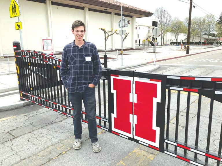 SBHS alum springs into action to solve gate issue