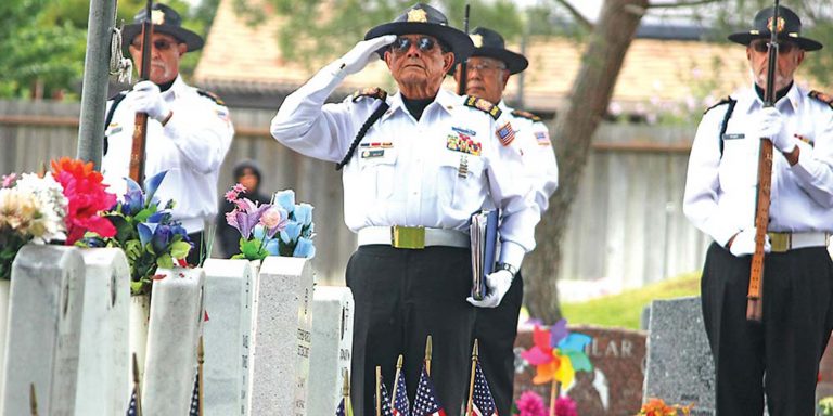 Citizens pay tribute