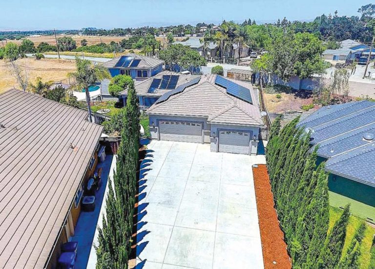 Private home, long driveway