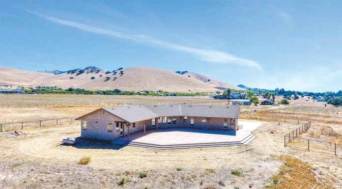 Two homes in one lot