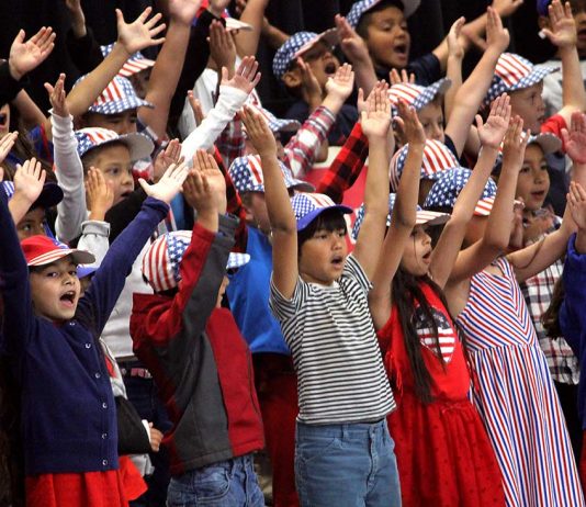 Aromas School celebrates veterans