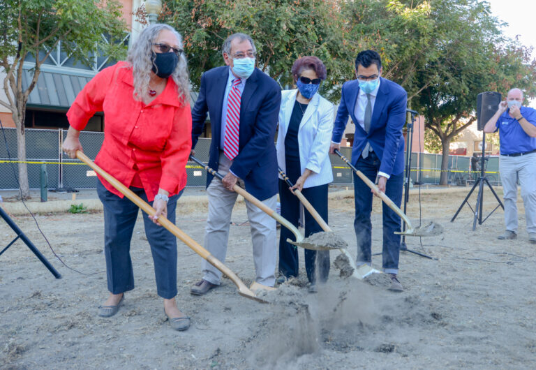 Ground breaks on 400 Block