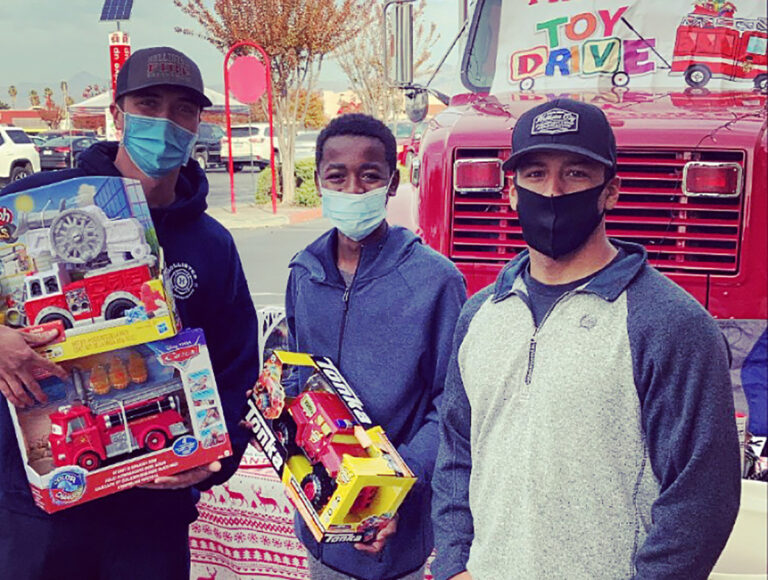 Hollister youngster organizes toy drive