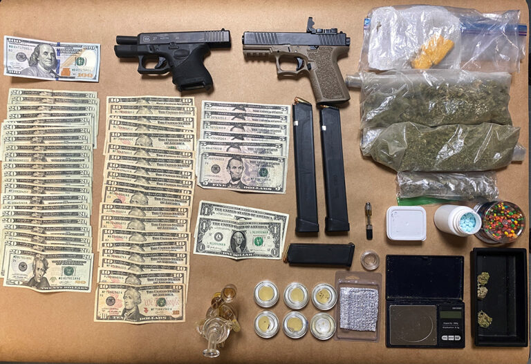 Hollister Police seize guns, contraband in traffic stop
