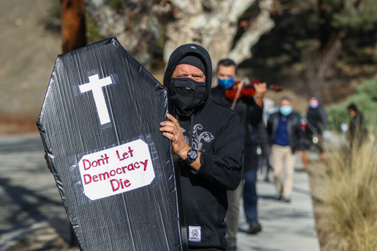 Environmentalists protest against new highway nodes