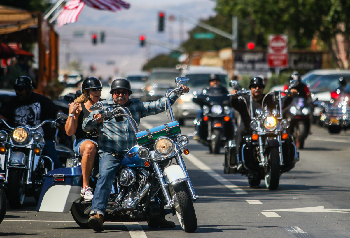 Bikers cruise into downtown Hollister for unofficial rally SanBenito