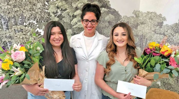Dentist awards scholarships to Hollister students