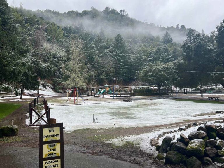 Week begins with more snow in the hills, rain and thunder in the valley