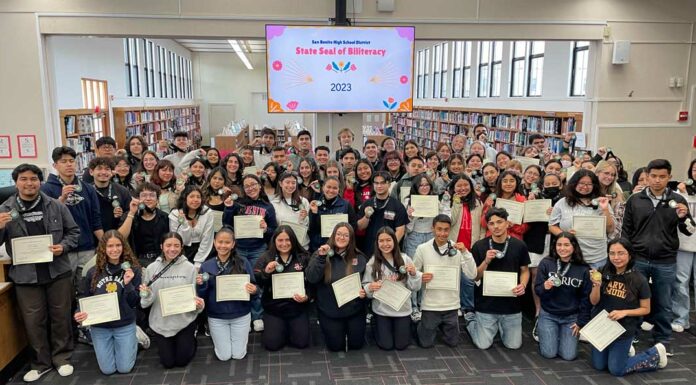Hollister High seniors earn State Seal of BiliteracyÂ