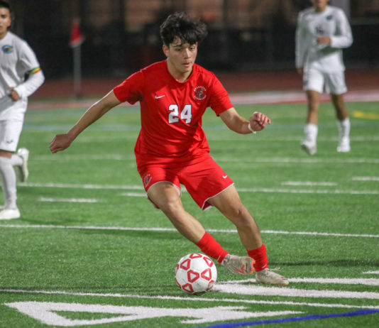 ‘Balers boys soccer have eyes set on league title