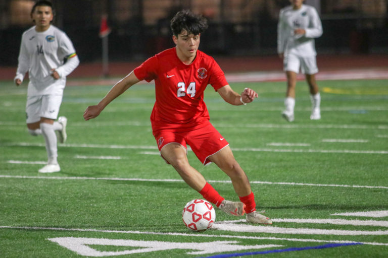 ‘Balers boys soccer have eyes set on league title