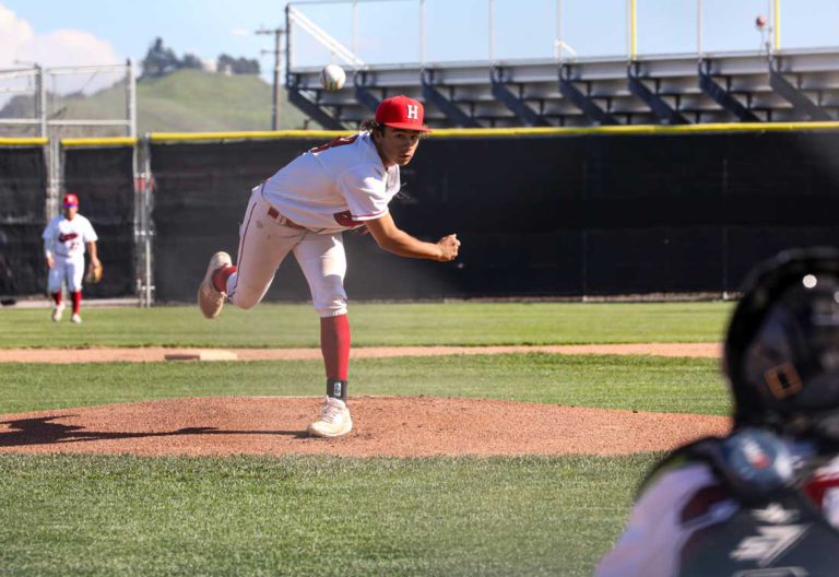 Hollister baseball pushes for playoffs