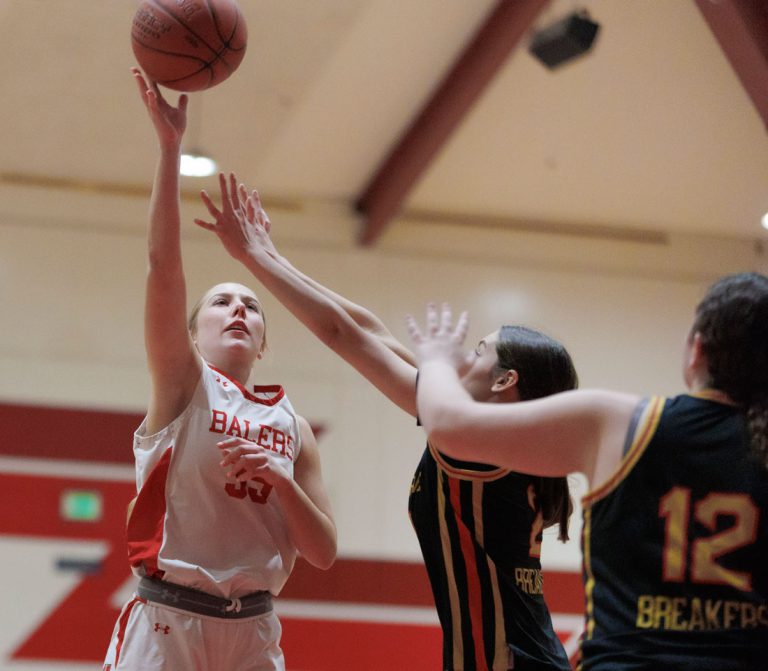 Sports Roundup: Hollister girls shine in basketball and soccer