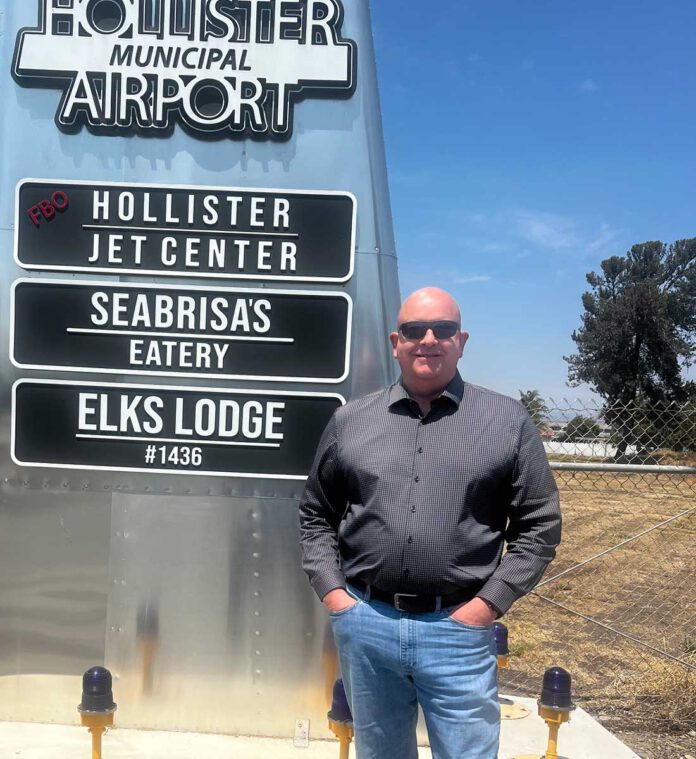 Hollister Airport
